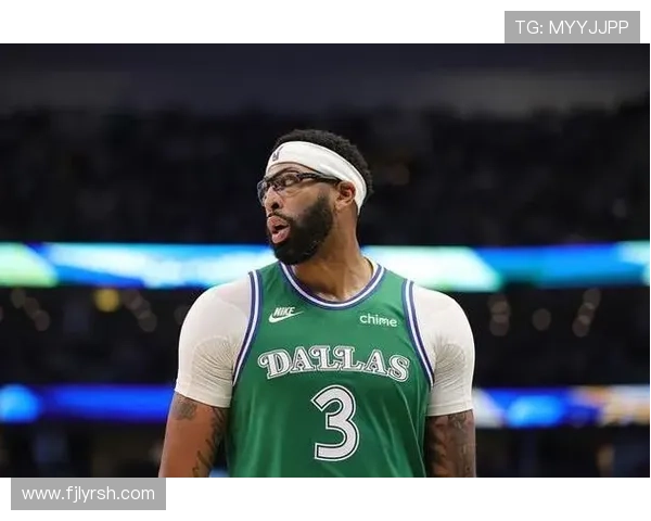 浓眉上半场表现平平10投仅3中贡献7分10篮板数据却依然全面