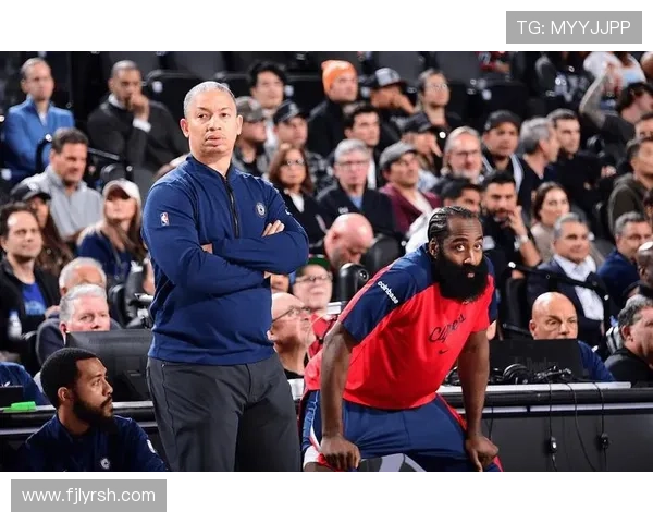 卢指导期待比尔复出对阵勇士若保持恢复节奏有望周六回归